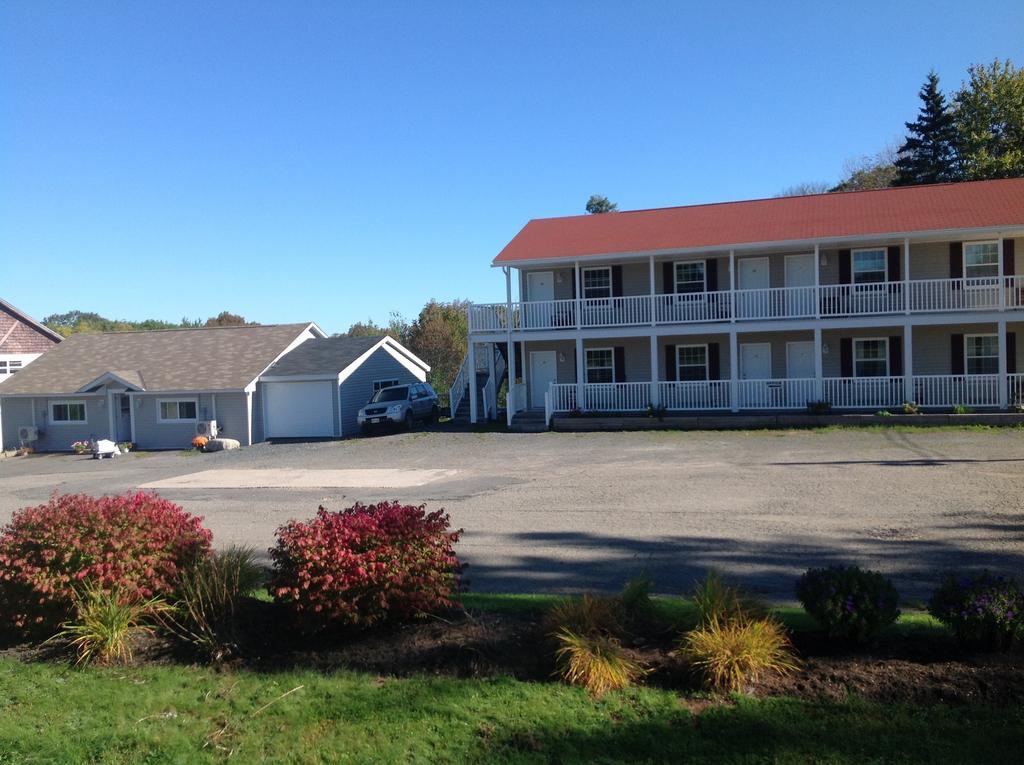 Airport Inn Fredericton Bagian luar foto