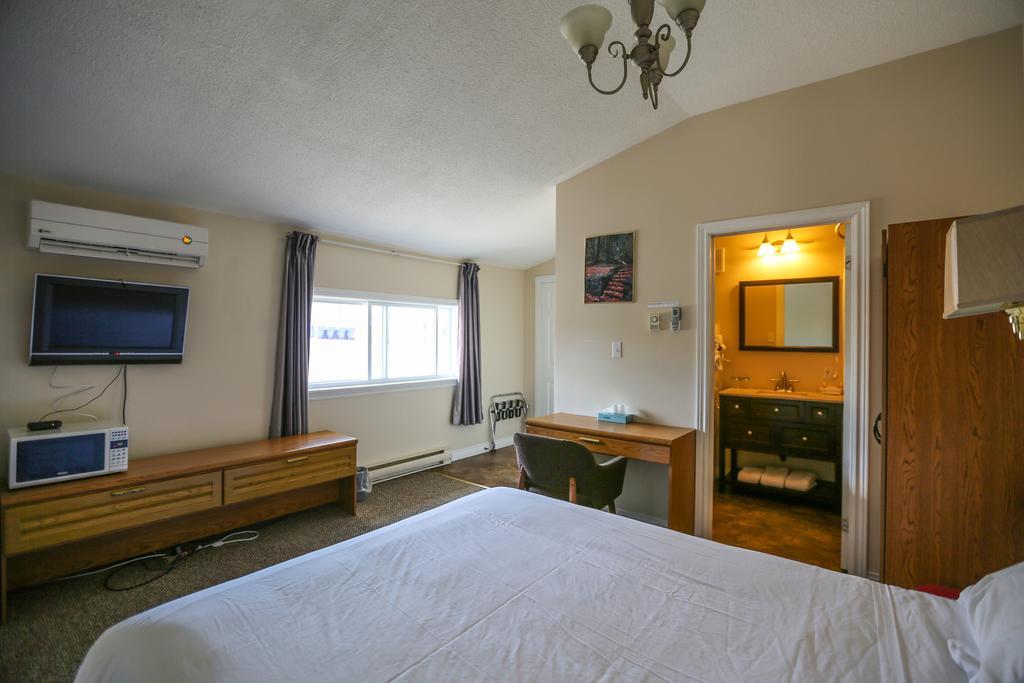 Airport Inn Fredericton Bagian luar foto