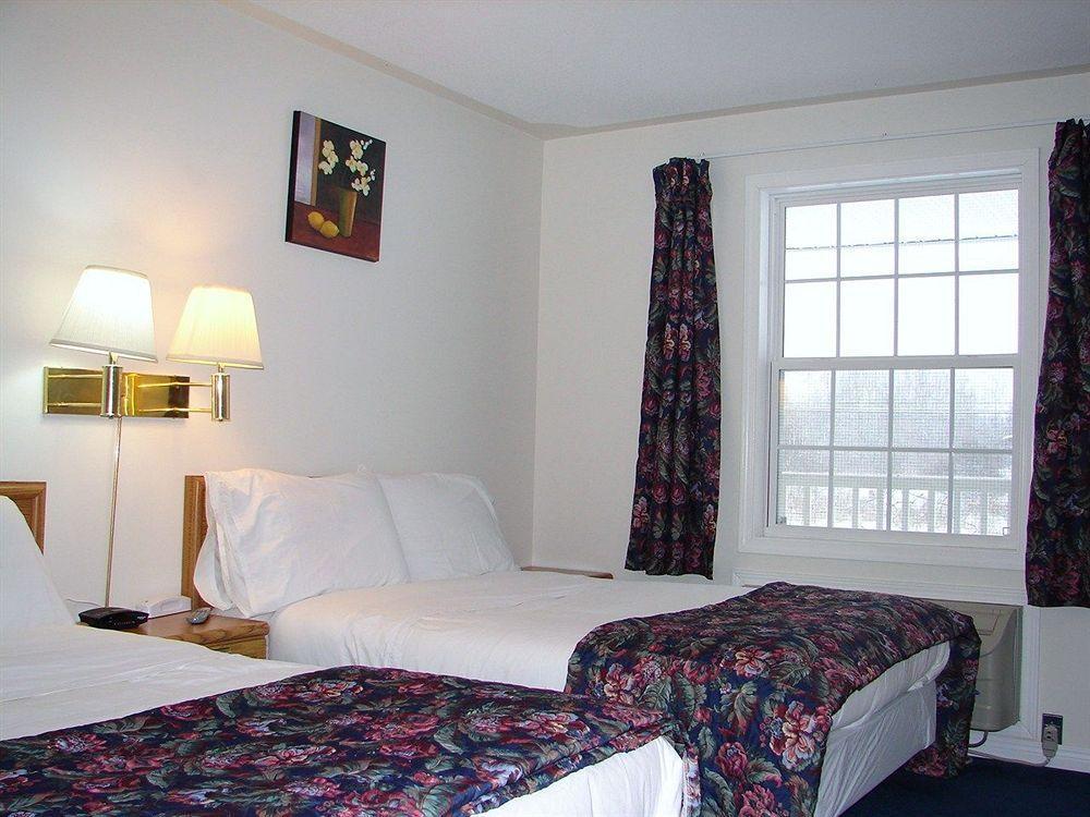 Airport Inn Fredericton Bagian luar foto