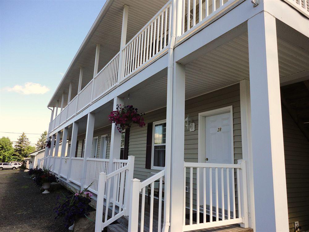 Airport Inn Fredericton Bagian luar foto