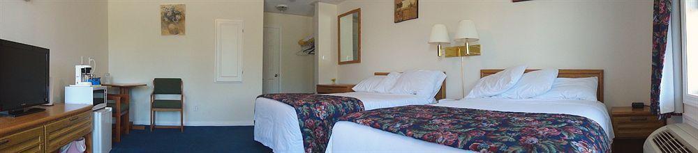 Airport Inn Fredericton Bagian luar foto